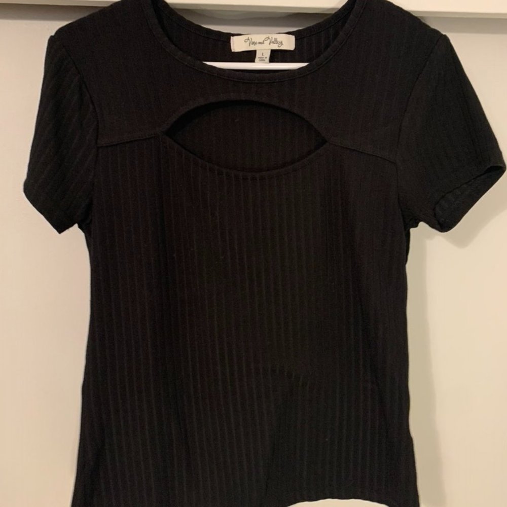 Black Tee